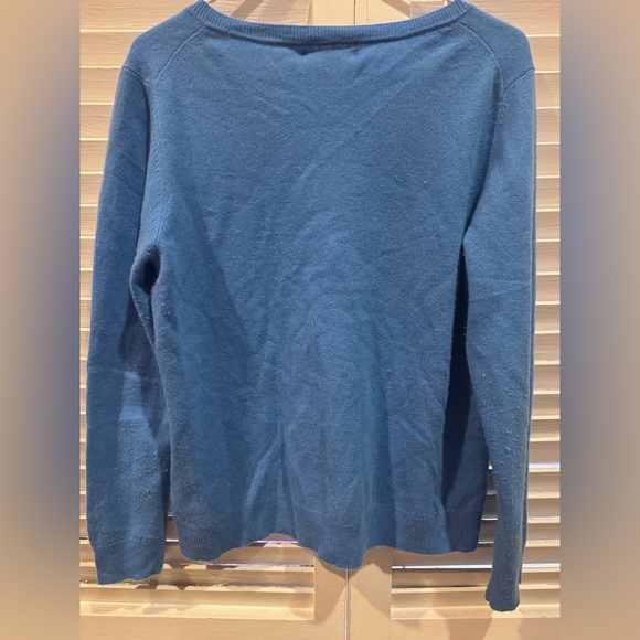 Tahari 100% 2-Ply Cashmere V Neck Sweater Blue Size XL - Picture 2 of 3